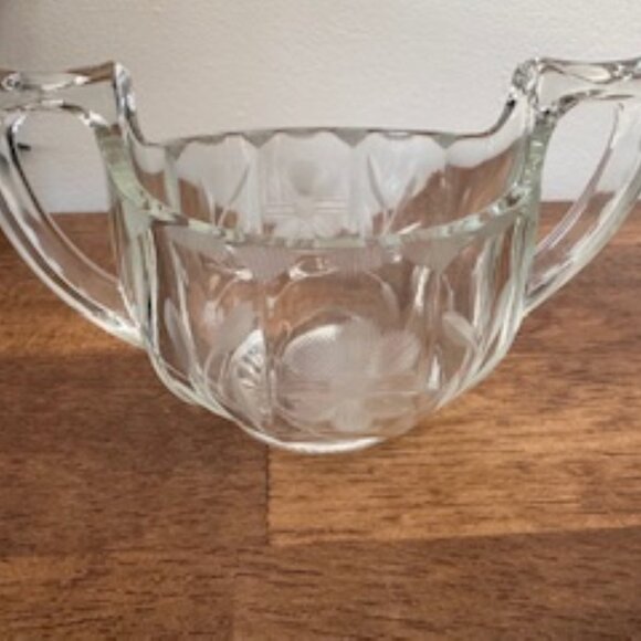 Vintage Etched‎ Floral Glass Cream and Sugar Set Clear Heavy Pressed Glass - Picture 6 of 7